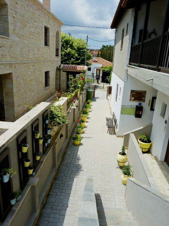 Yannis Apartments Áfitos Exterior foto